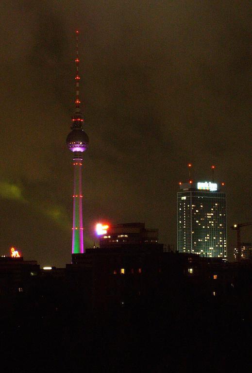 Top View & City Alex Apartment Berlin Room photo